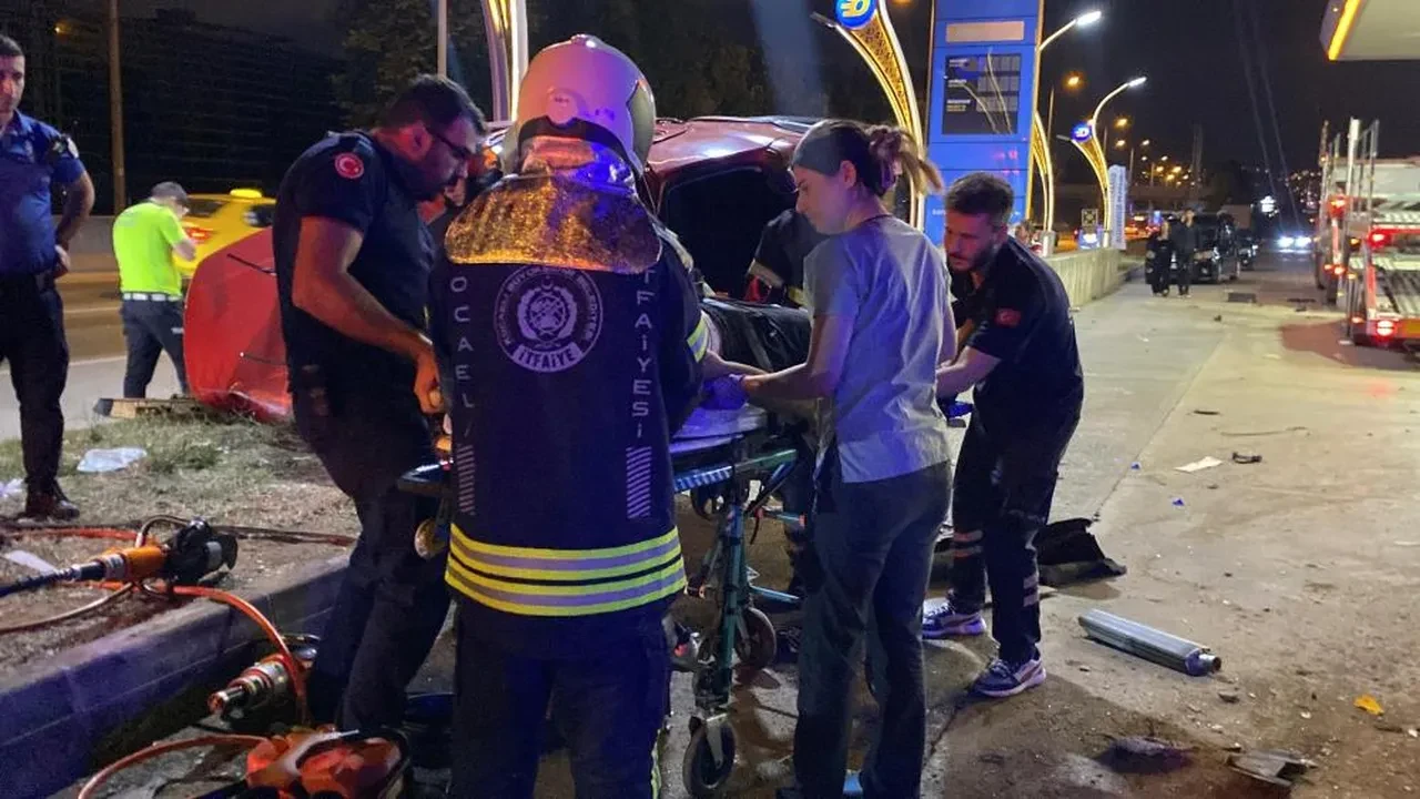 Akaryakıt istasyonunda feci kaza! Otomobil takla attı: Biri ağır 2 yaralı