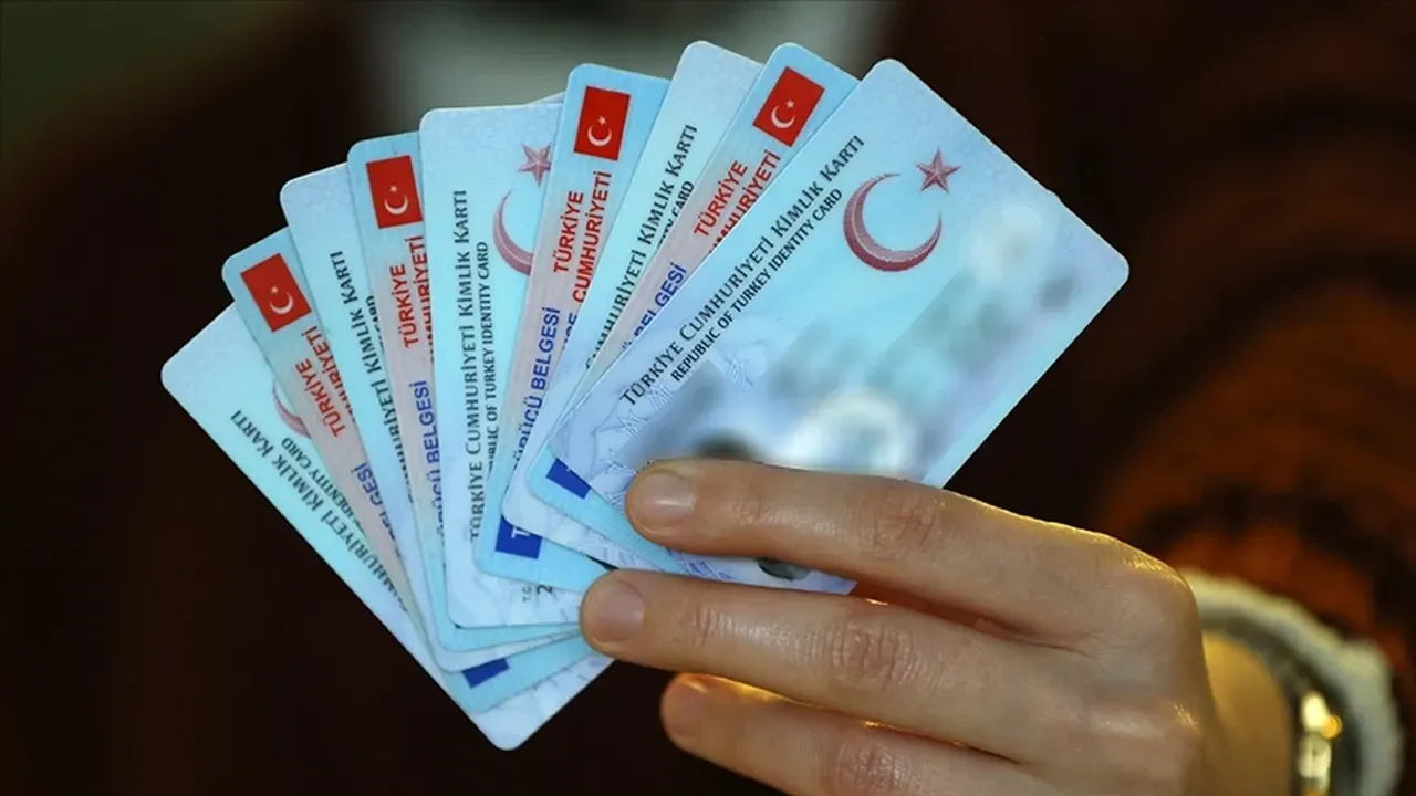 Ehliyet yenileme son gün ne zaman? 2025 ehliyet yenileme ücreti belli oldu