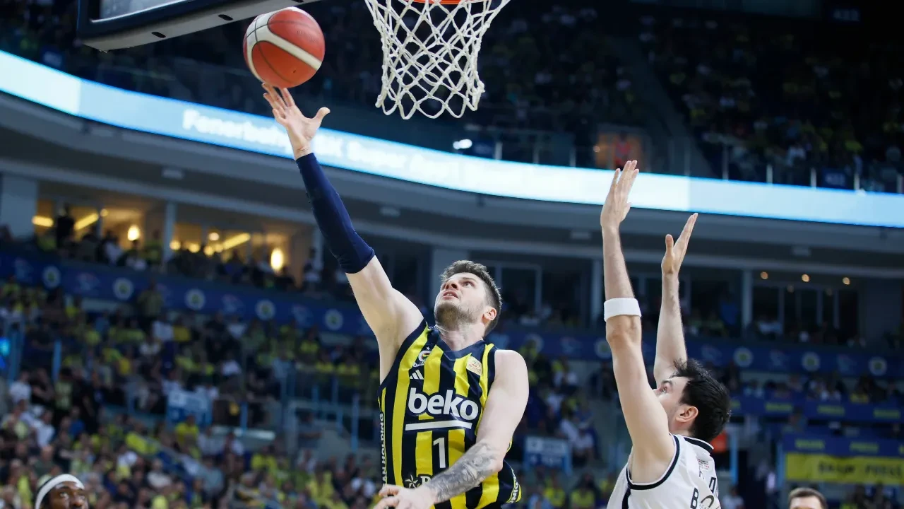 Fenerbahçe Beko yine kazandı: Beşiktaş Fibabanka seride 2-0 geriye düştü! 
