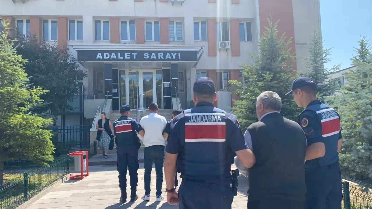 Jandarmadan tefecilere geçit yok! 2 şüpheli tutuklandı