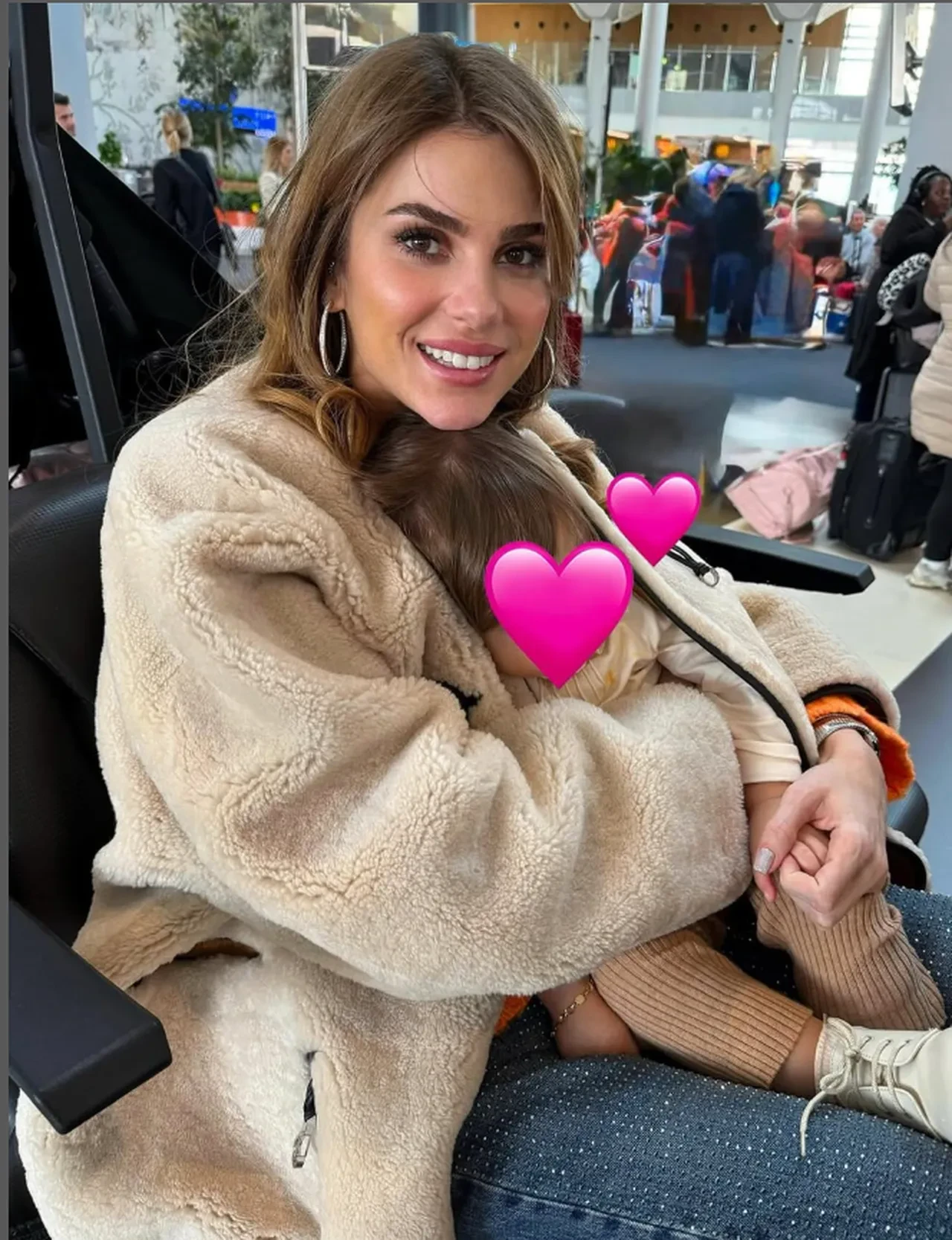 Nazlı Sabancı'nın kızıyla paylaşımına yorum yağdı! Ne kayınvalidesinin adını yazdı, ne de ikinci ismini söyledi