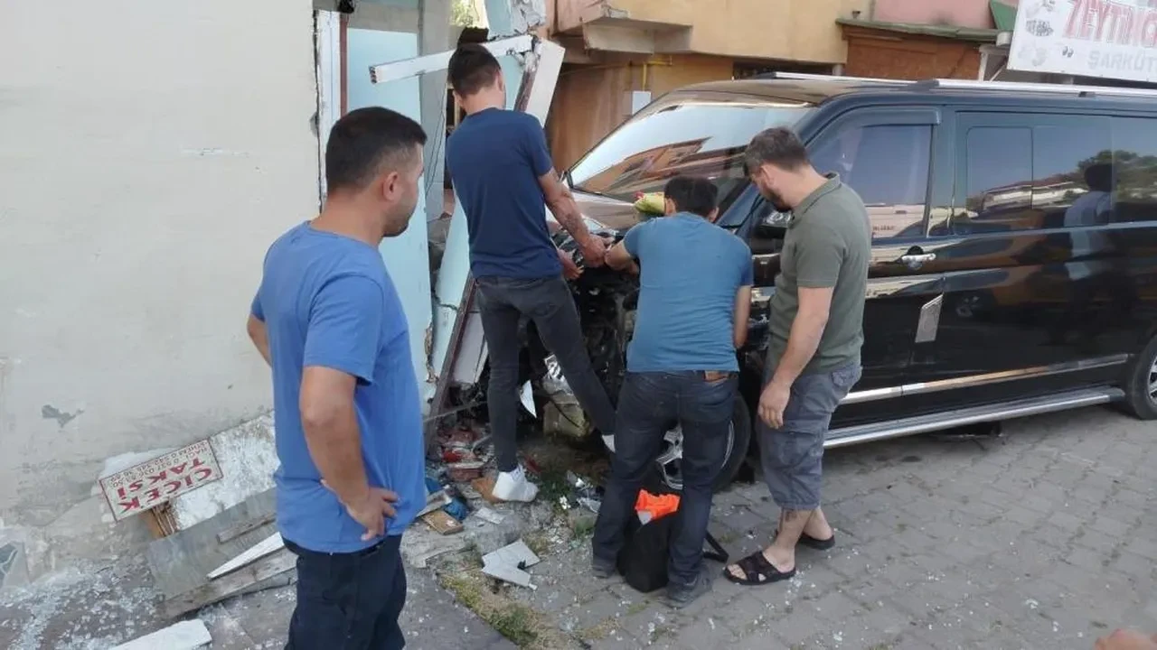 Zonguldak'ta feci kaza kamerada! 1'i çocuk 4 yaralı