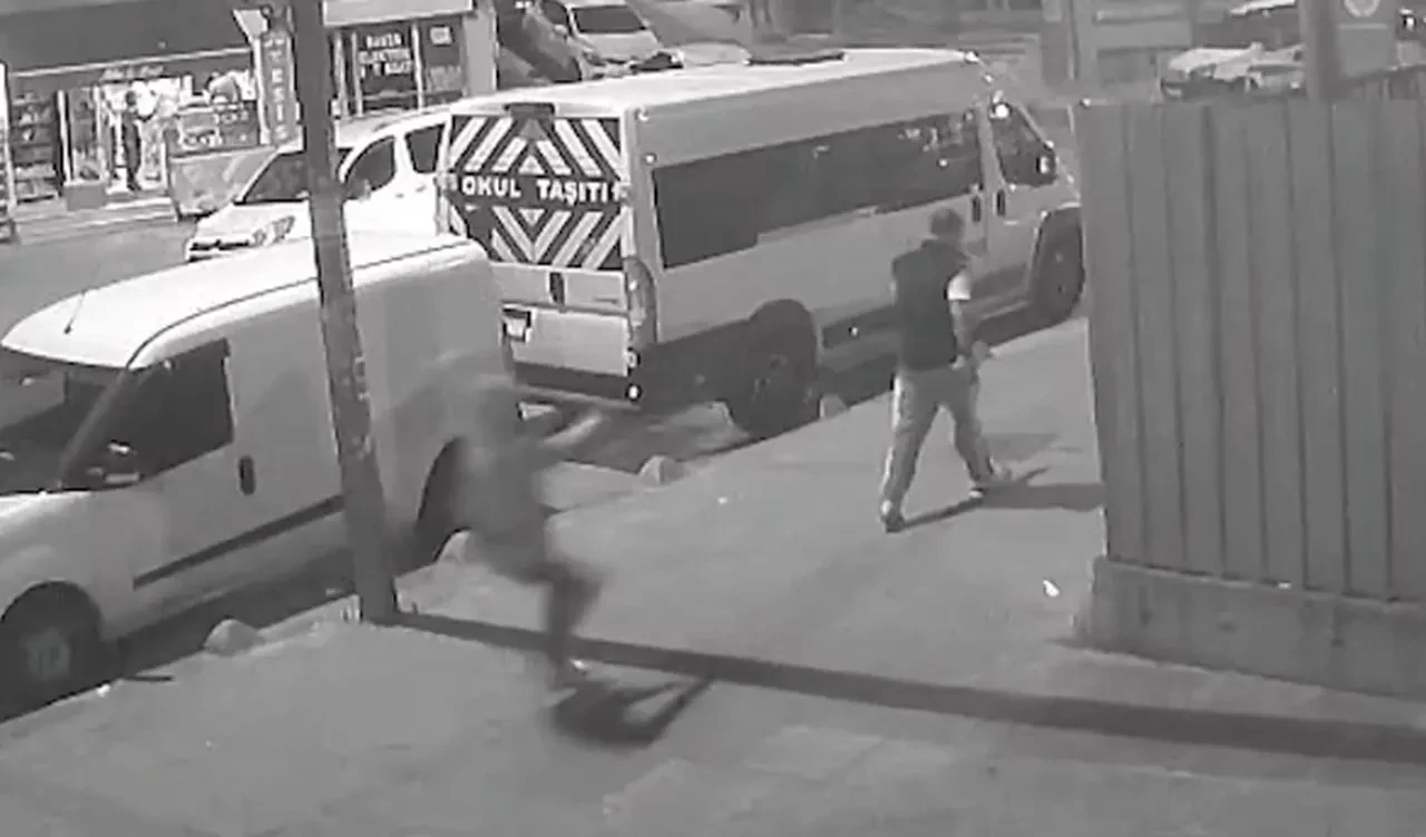 Adım adım takip edip kurşun yağdırdı! Dehşete düşüren anlar kamerada
