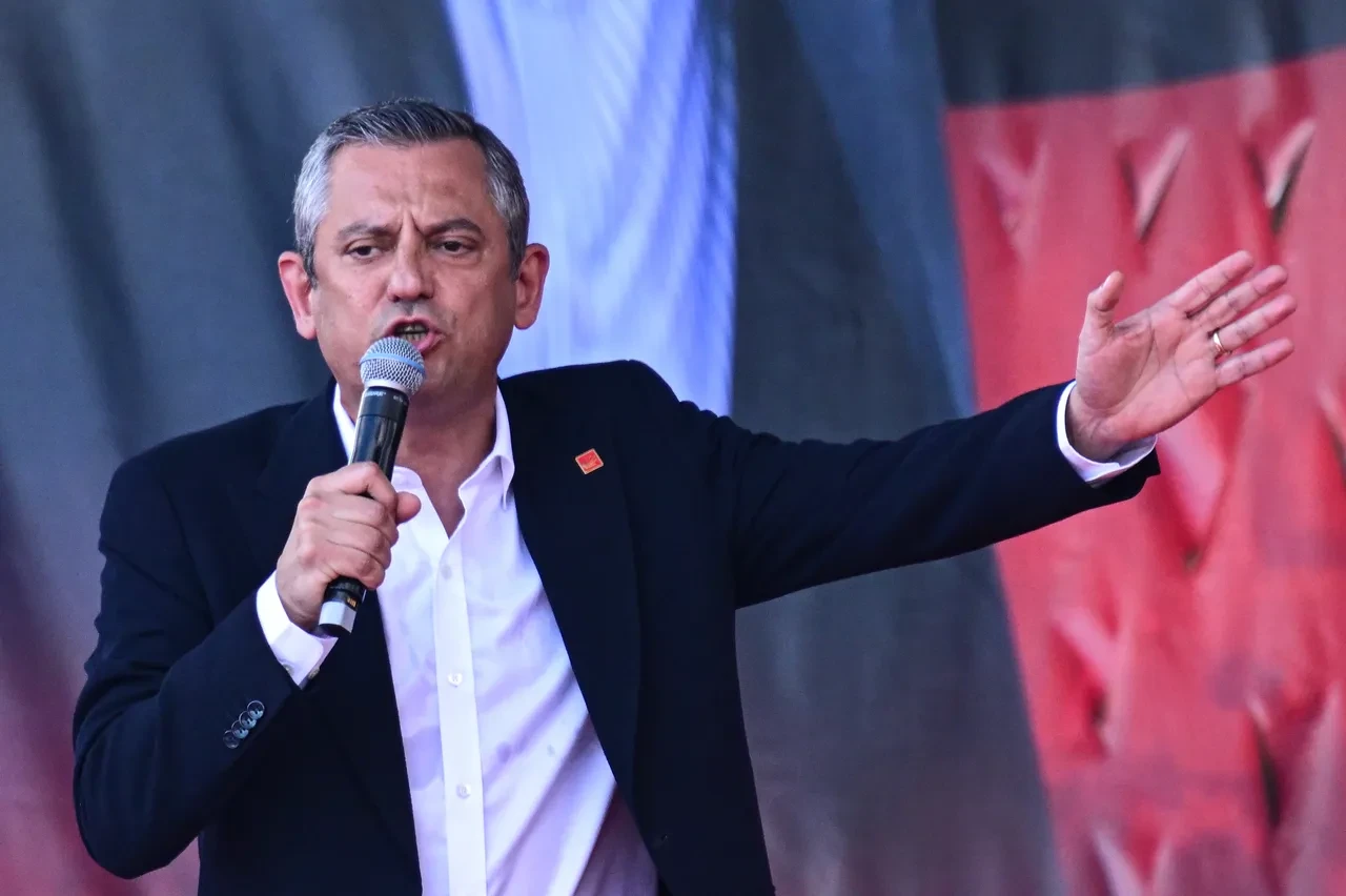 Antalya’da Özgür Özel’den demokrasi vurgusu!
