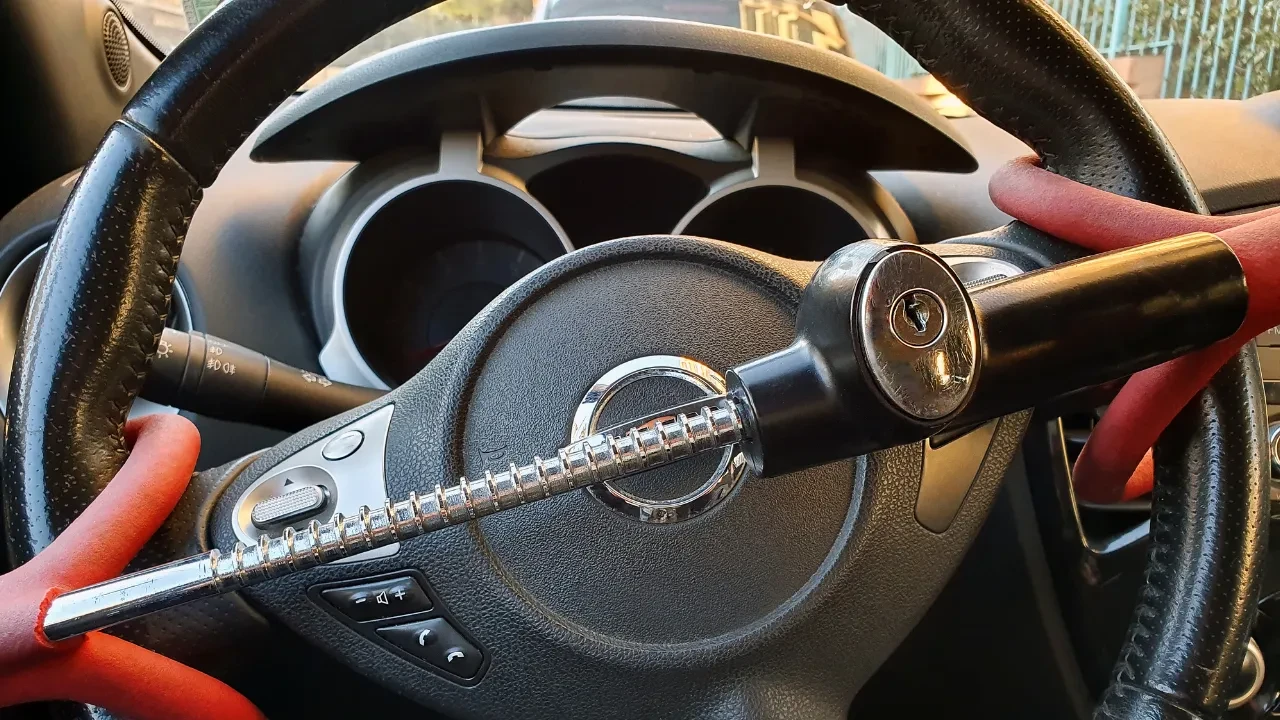 Çalınan her 4 araçtan 3'ünde bu yöntemi kullanıyorlar! Uzmanlar hırsızların yeni taktiğine karşı uyarıyor