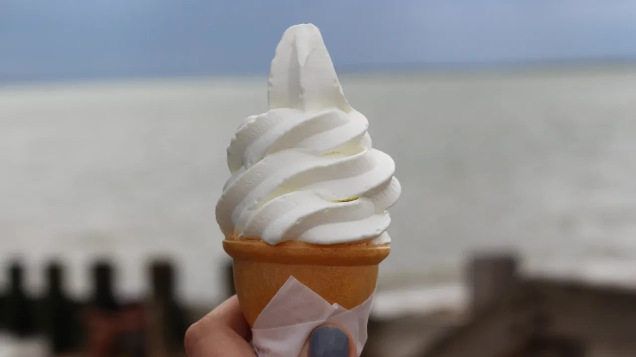 Dondurma yerken dikkat! Bu tadı alıyorsanız hastanelik olabilirsiniz