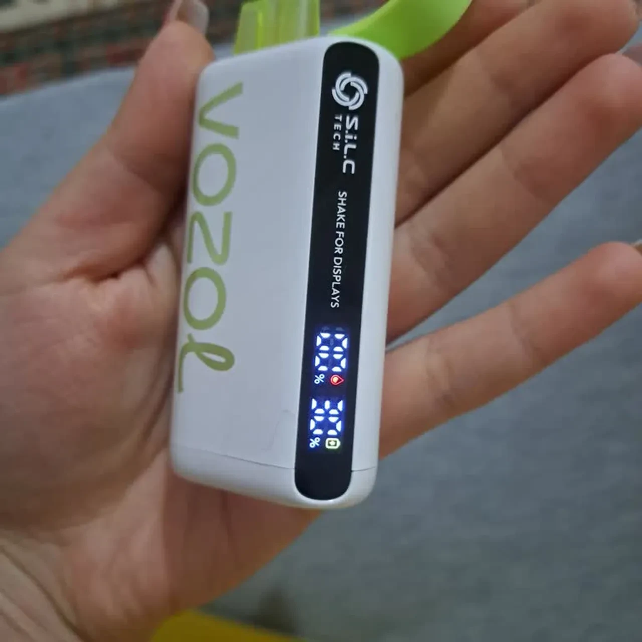 Elektronik sigara cazip aromalarla gençleri zehirlemeye devam ediyor!