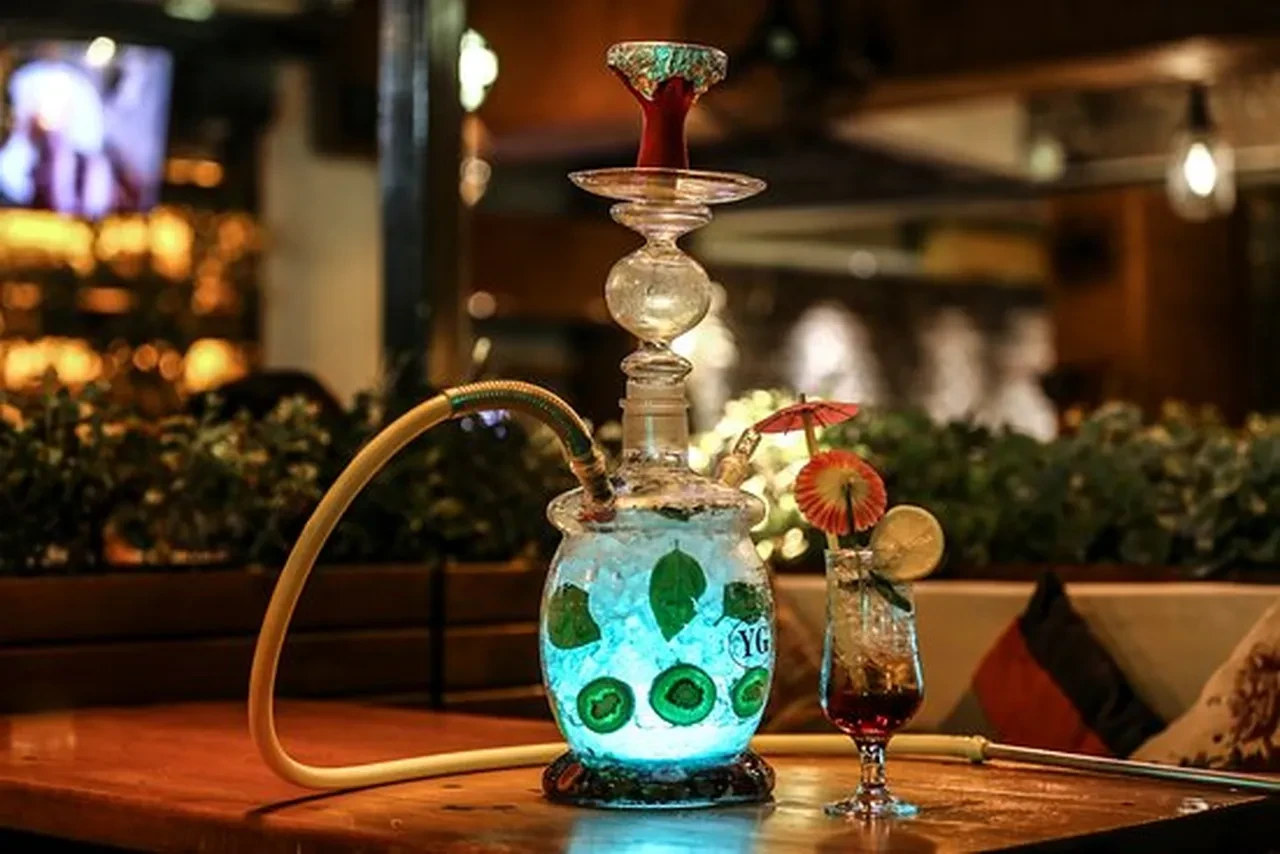 Elektronik sigara cazip aromalarla gençleri zehirlemeye devam ediyor!