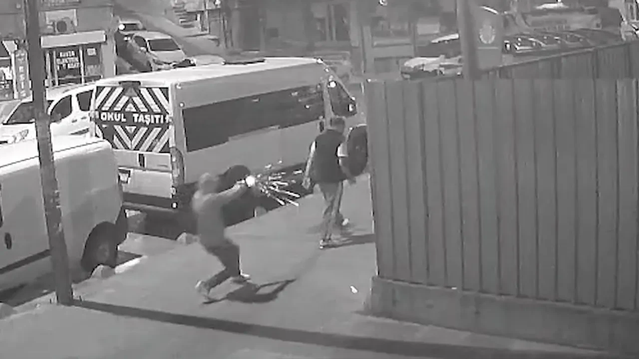 Eski eşinin sevgilisini sokak ortasında öldürdü