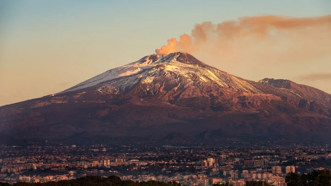 Etna Yanardağı en son en zaman patladı? Patlama sonrası göz gözü görmedi