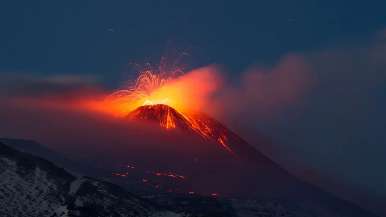 Etna Yanardağı en son en zaman patladı? Patlama sonrası göz gözü görmedi