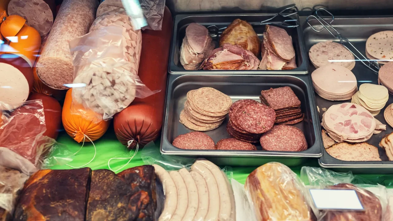 Herkesin mutfağında bulunuyor kansere sebep oluyor! Hemen çöpe atın