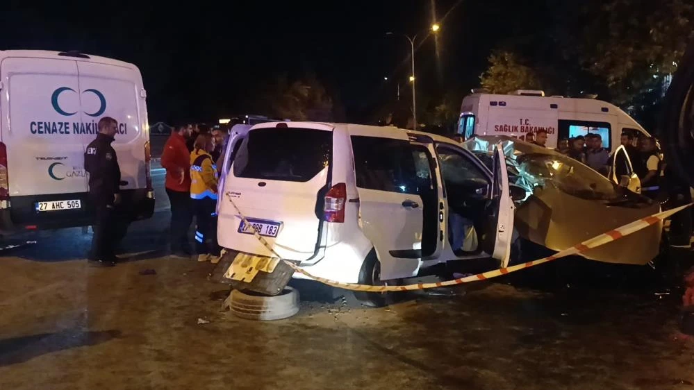 Gaziantep’te feci kaza: 2’si çocuk 5 kişi hayatını kaybetti!