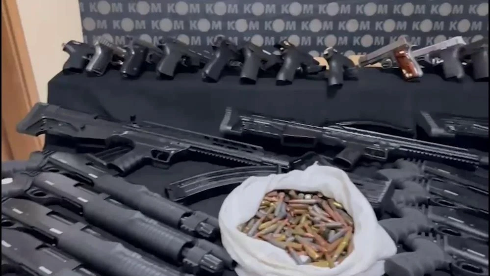 Hatay’da yüzlerce silah ve mühimmat ele geçirildi!