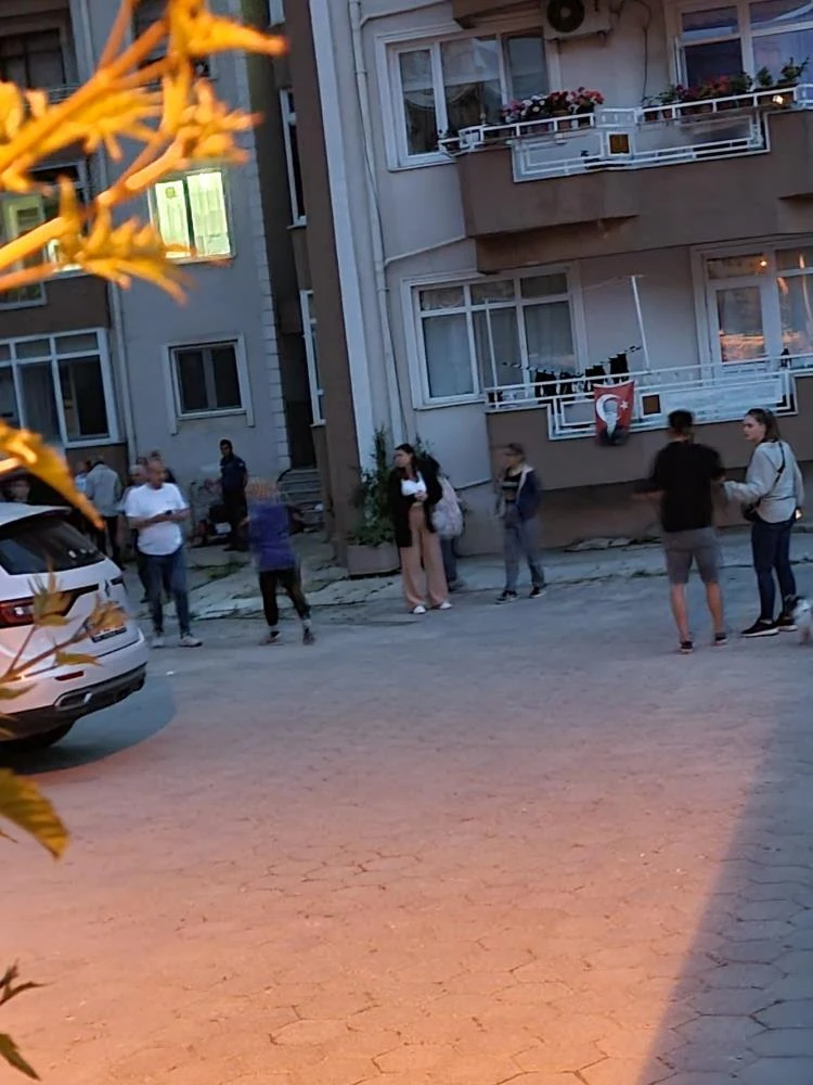 Çanakkale’de cam silerken düşen 69 yaşındaki kadın hayatını kaybetti