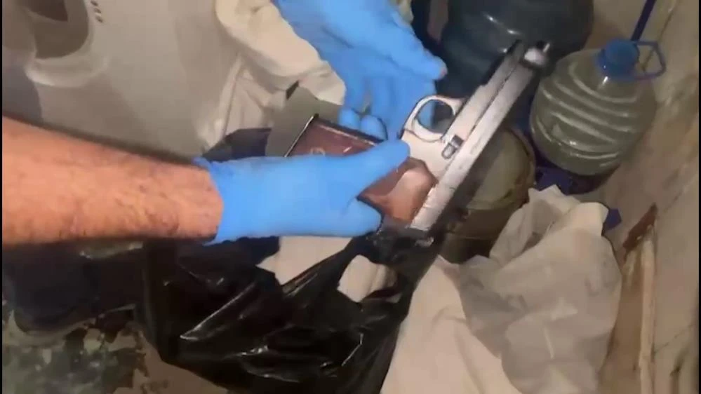 Hatay’da yüzlerce silah ve mühimmat ele geçirildi!