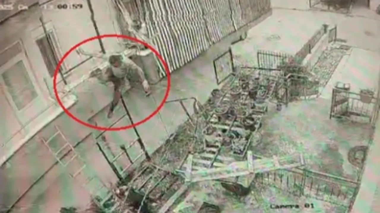 İnşaatta korkunç görüntüler! Akıma kapılan usta 4 metre yükseklikten düştü