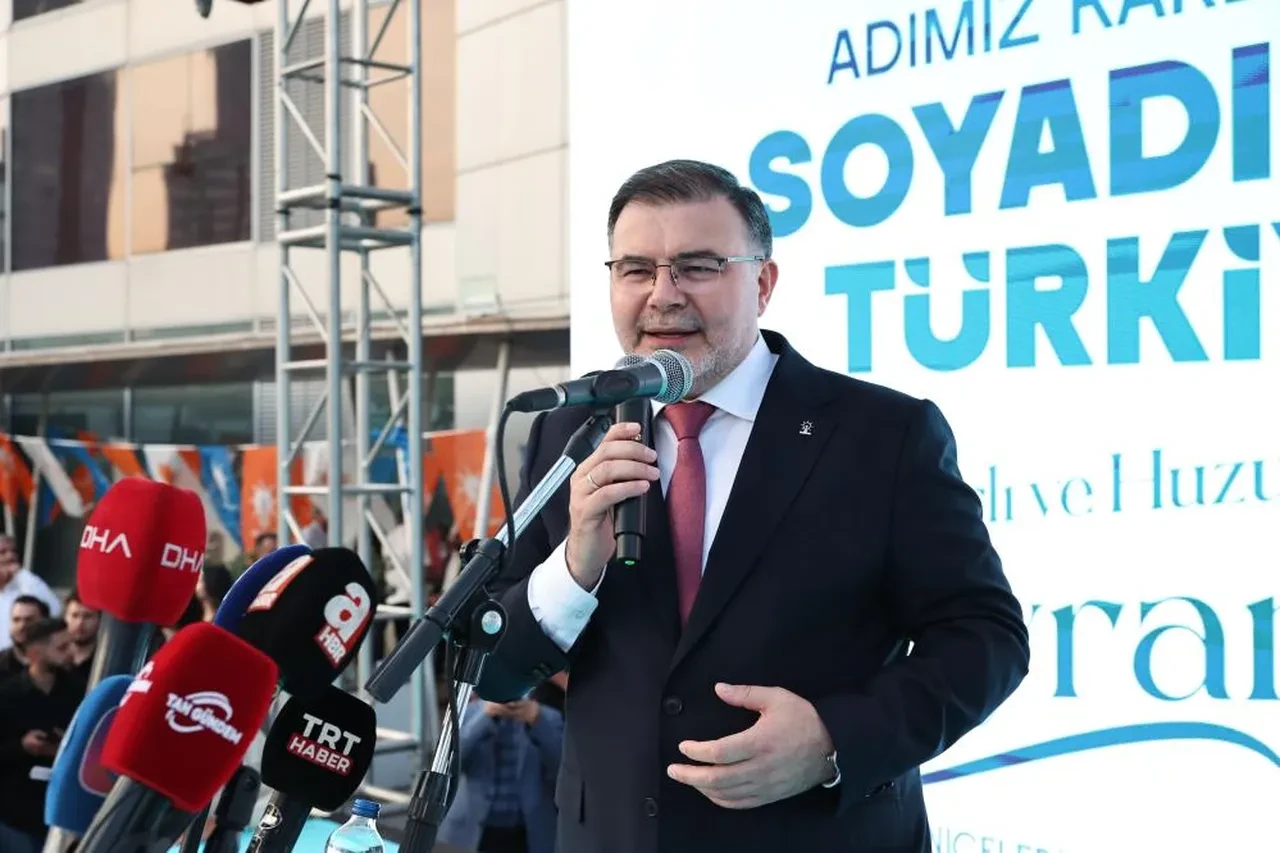 İzmir nasıl çöplüğe döndü? İşte Cemil Tugay'a çöp toplatan olayın perde arkası: AK Partili başkandan çok konuşulacak sözler