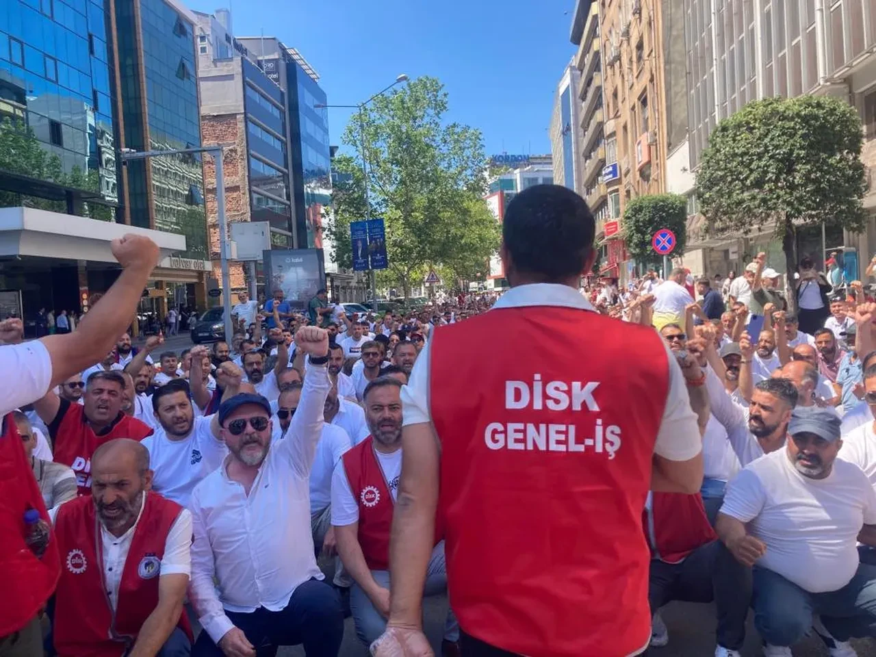İzmir nasıl çöplüğe döndü? İşte Cemil Tugay'a çöp toplatan olayın perde arkası: AK Partili başkandan çok konuşulacak sözler