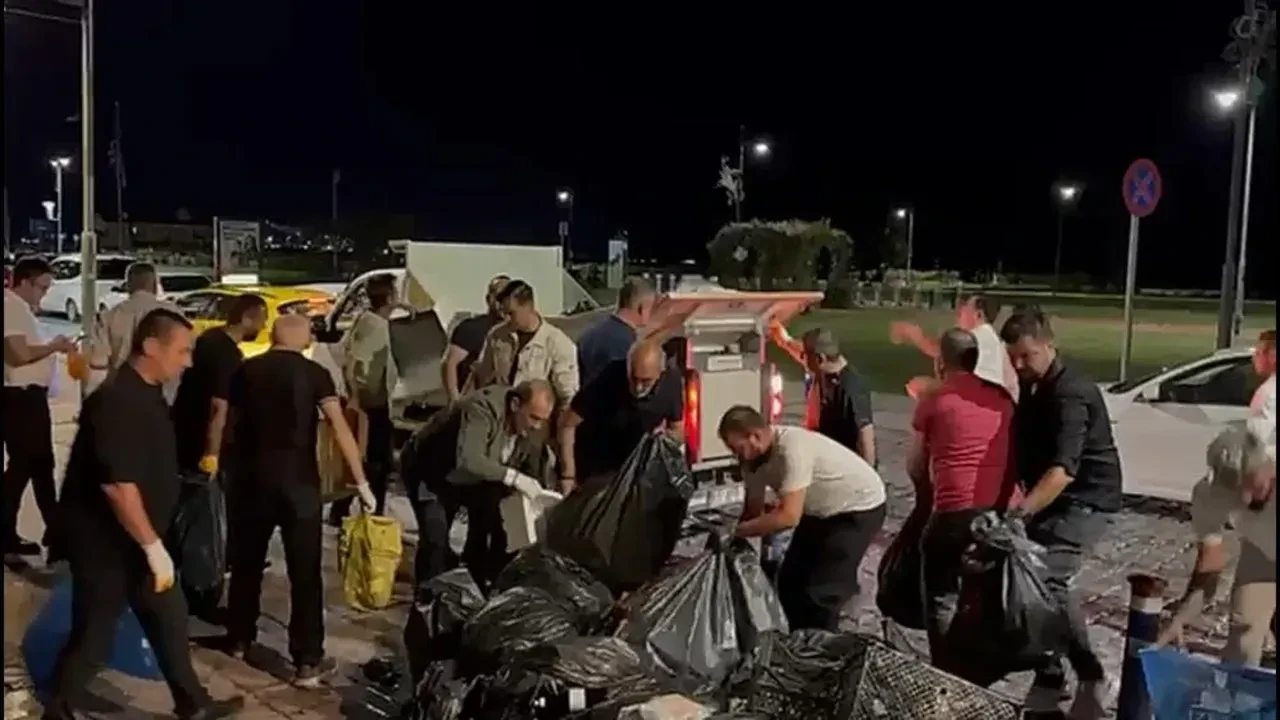 İzmir’de grev krizi büyüyor! Cemil Tugay Kordon’da çöp topladı, sendikayla gerginlik yaşandı