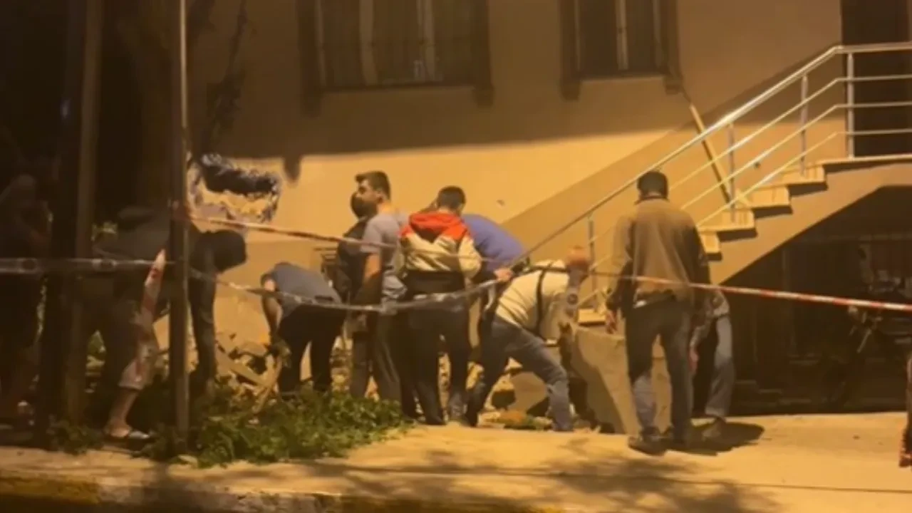 Kontrolden çıkan kamyonet Pendik’te dehşet saçtı: 2 araca ve binaya çarptı