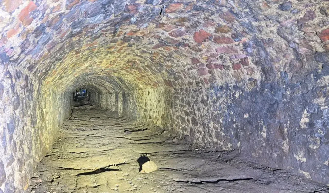 Köyün altından 'çok iyi gizlenmiş' 200 yıllık tünel çıktı! İnanılmaz keşif