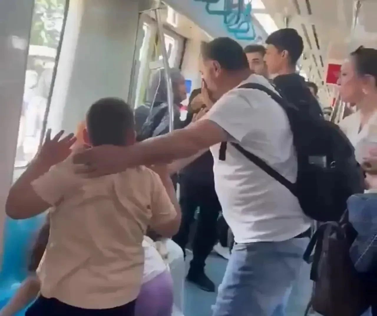 Marmaray’da tepki çeken saldırıyla ilgili İstanbul Valisi Davut Gül'den açıklama: Devlet sosyal medyadan yönetilmez