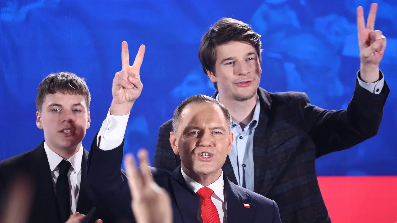 Polonya’da bıçak sırtı seçim: Trzaskowski ve Nawrocki başa baş!