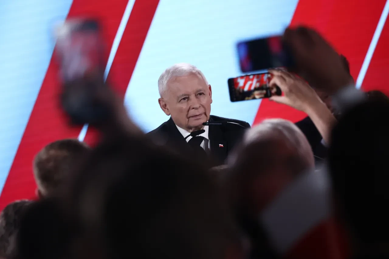 Polonya’da bıçak sırtı seçim: Trzaskowski ve Nawrocki başa baş!