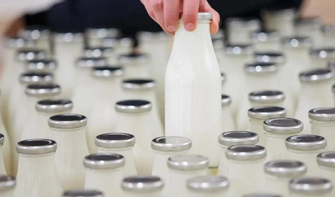 Sokakta açık olarak satılan sütlere dikkat! 100'e yakın hastalığa davetiye çıkarıyor