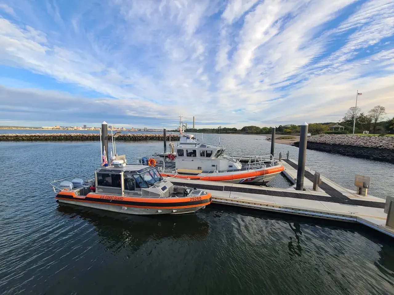 Uçak düşüp, suya battı: Her iki yolcu da inanılmaz şekilde kurtuldu