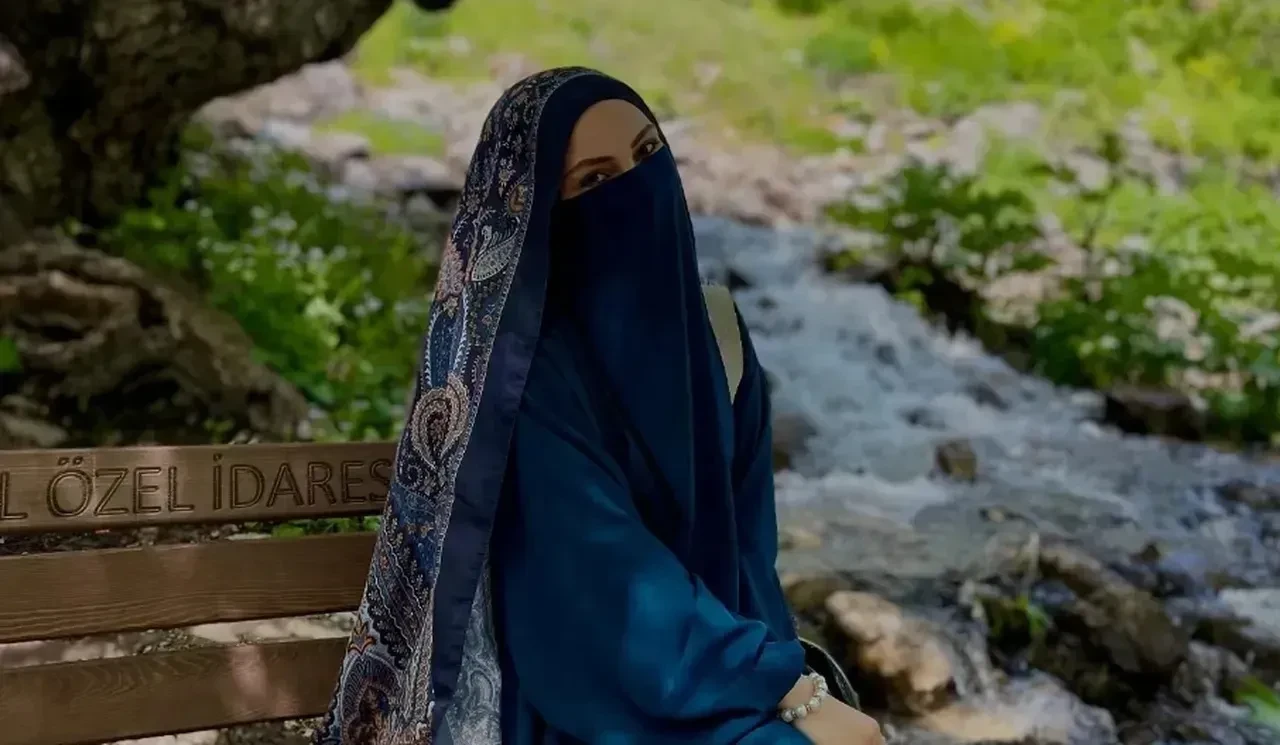 Üniversiteli Sena'nın intihar notunda geçen öğretim elemanı görevden uzaklaştırıldı