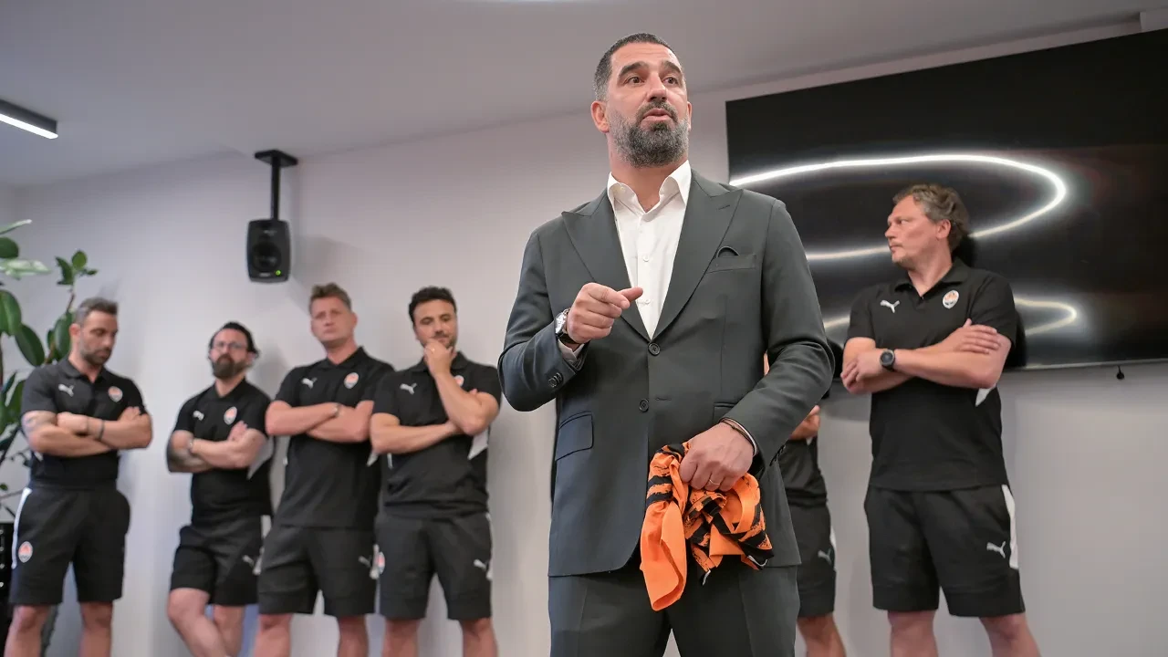 Arda Turan Shaktar Donetsk mesaisine başladı! 