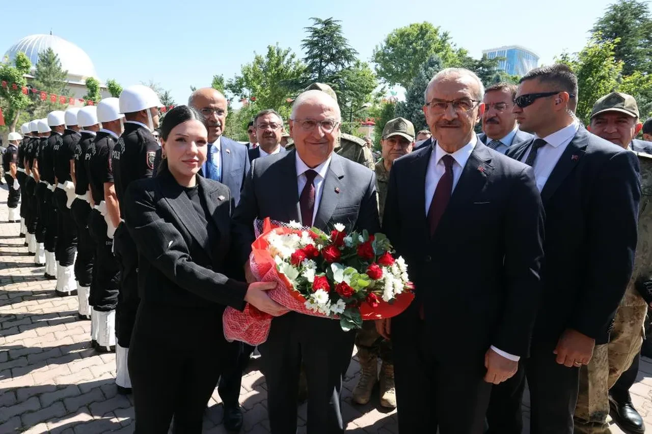 Bakan Güler'den net mesaj! 'Her türlü senaryoya hazırız'