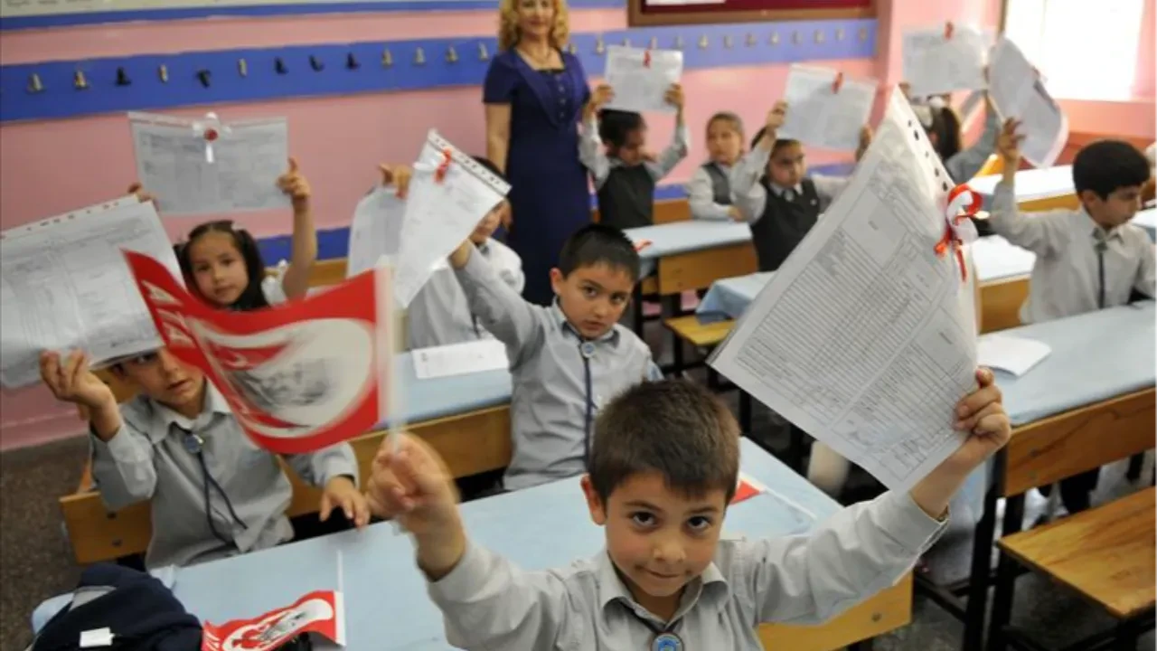 Bugün karne günü mü? 20 Haziran itibarıyla yaz tatili başlıyor