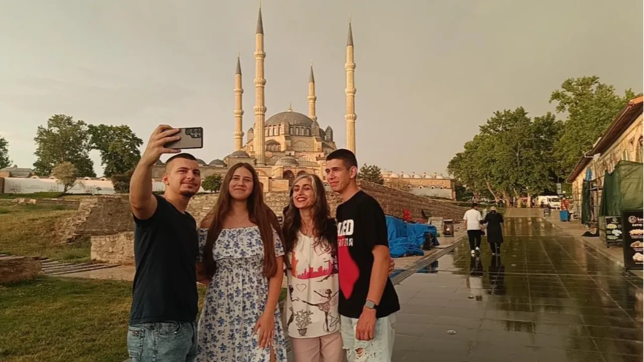 Edirne'de gökkuşağı manzarası hayran bıraktı: Selimiye Cami ilgi odağı oldu!