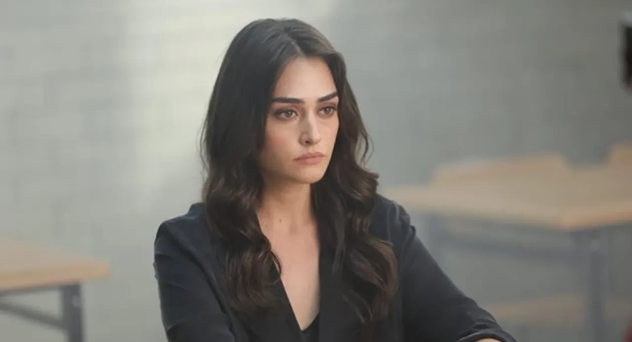 Esra Bilgiç, Uzak Şehir dizisindeki rolü neden kabul etmediğini ilk kez açıkladı 