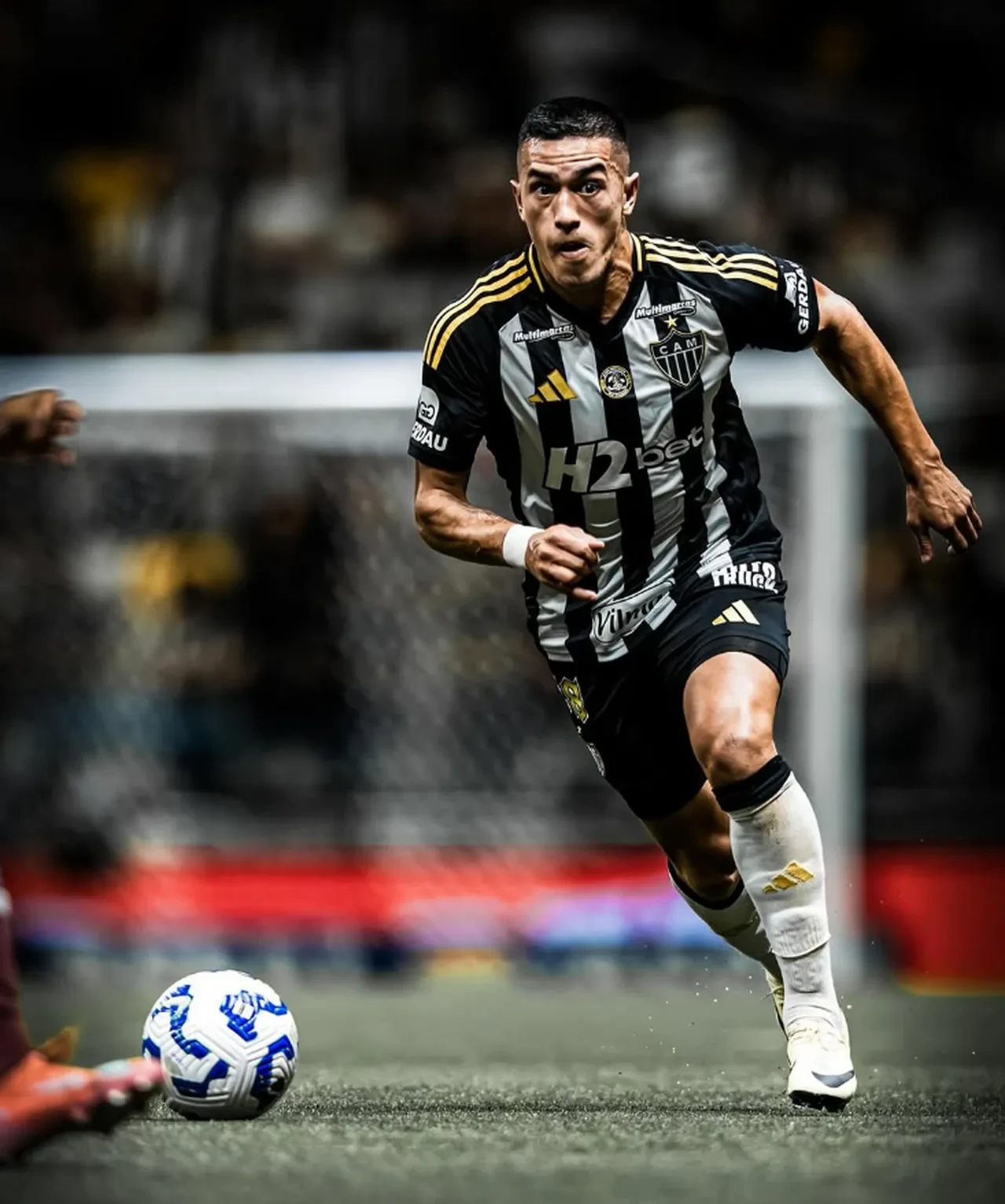 Fenerbahçe, sambacı sol bekin peşinde! Brezilya basını teklifi açıkladı...