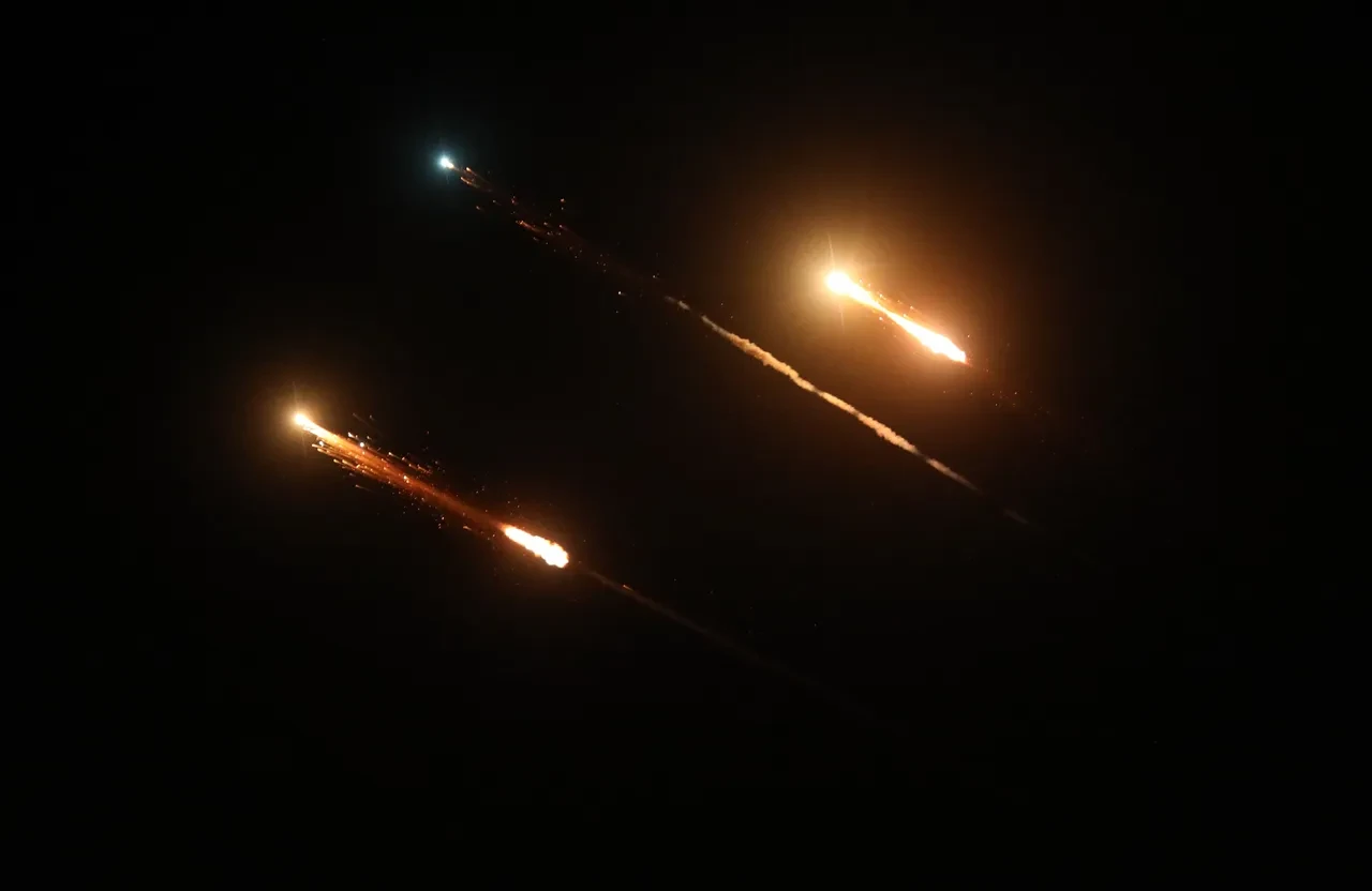 İran-İsrail çatışmalarında 8. gün: Tel Aviv'den Hamaney'e ölüm tehdidi, Trump'ın kararı bekleniyor 