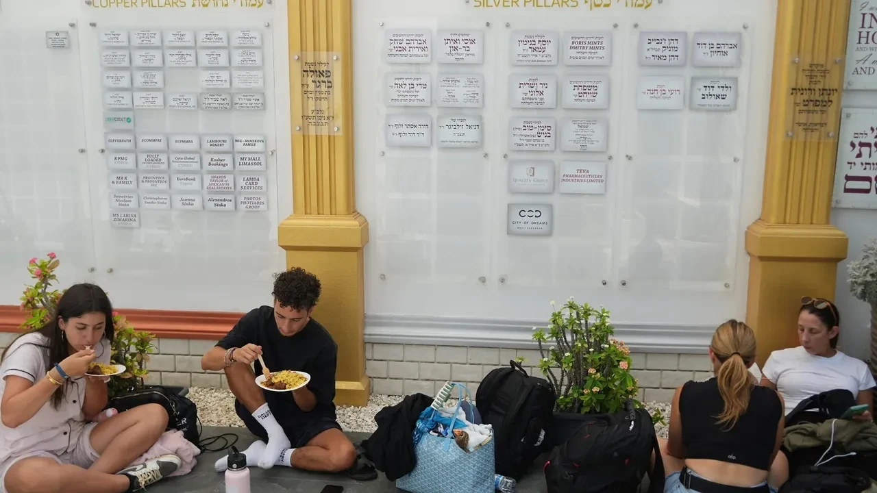 İsrail'den büyük kaçış! Güney Kıbrıs Rum Kesimi'ne akın ettiler: Okullar eve çevrildi