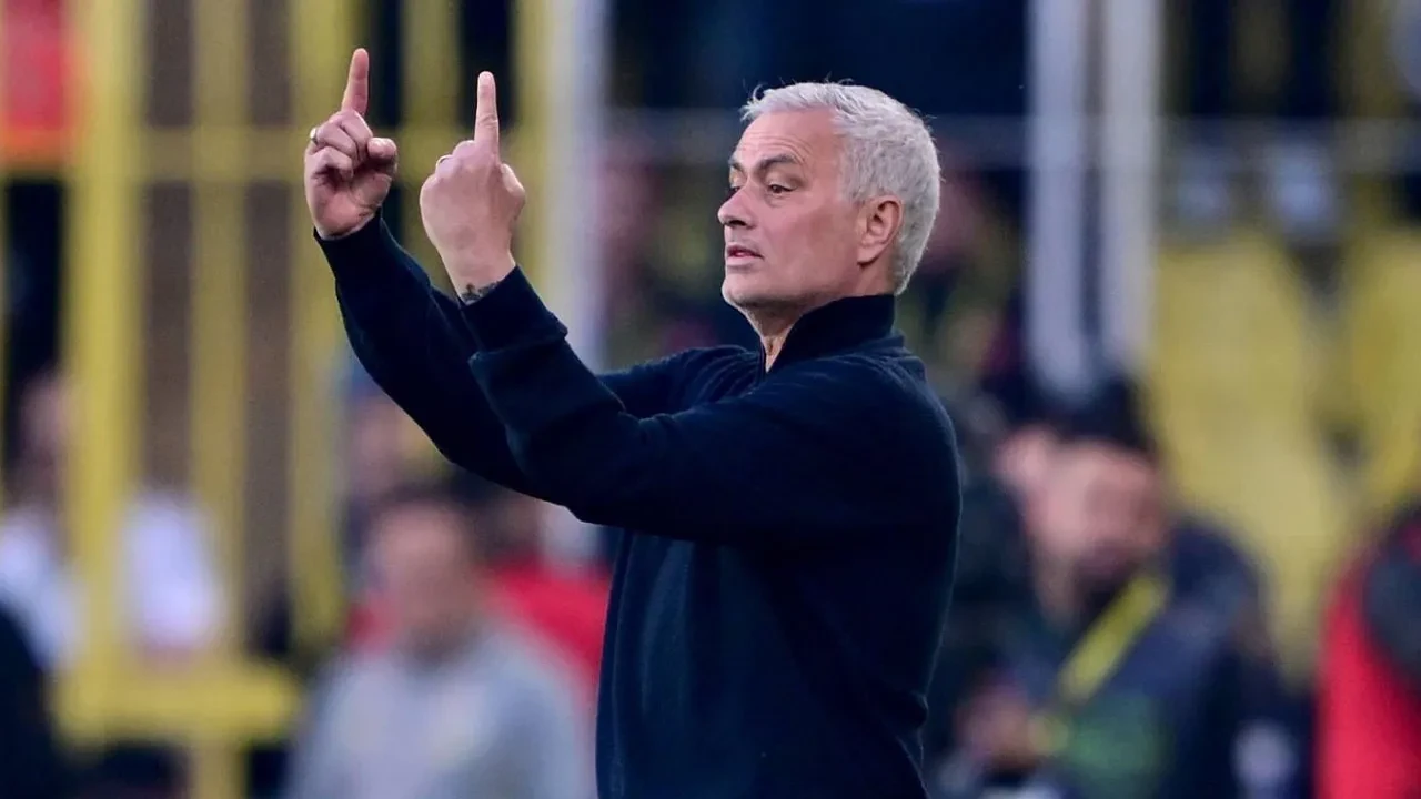 Jose Mourinho etkisi! Avrupa'dan 6 talibi olan yıldız isim Fenerbahçe yolunda