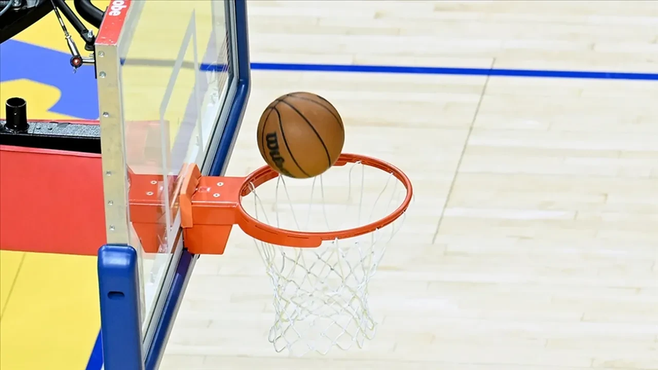 Los Angeles Lakers kim aldı? NBA tarihinin en büyük satışı