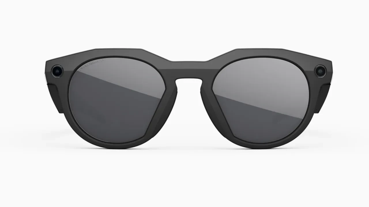 Meta ve Oakley'den akıllı gözlükte güç birliği: Yeni Meta HSTN tanıtıldı