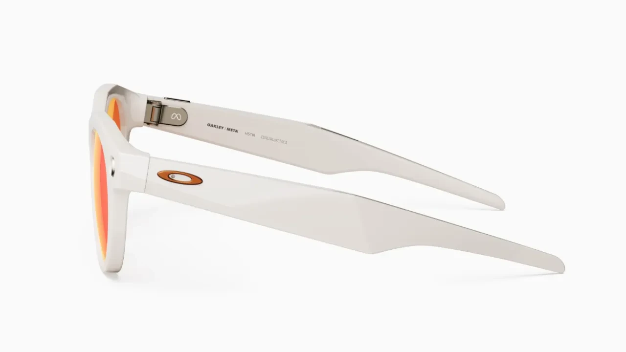 Meta ve Oakley'den akıllı gözlükte güç birliği: Yeni Meta HSTN tanıtıldı