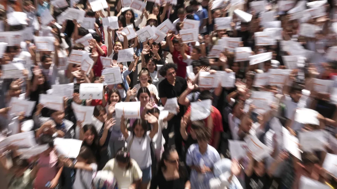  Yaz tatili başladı! 20 milyon öğrenci karne aldı