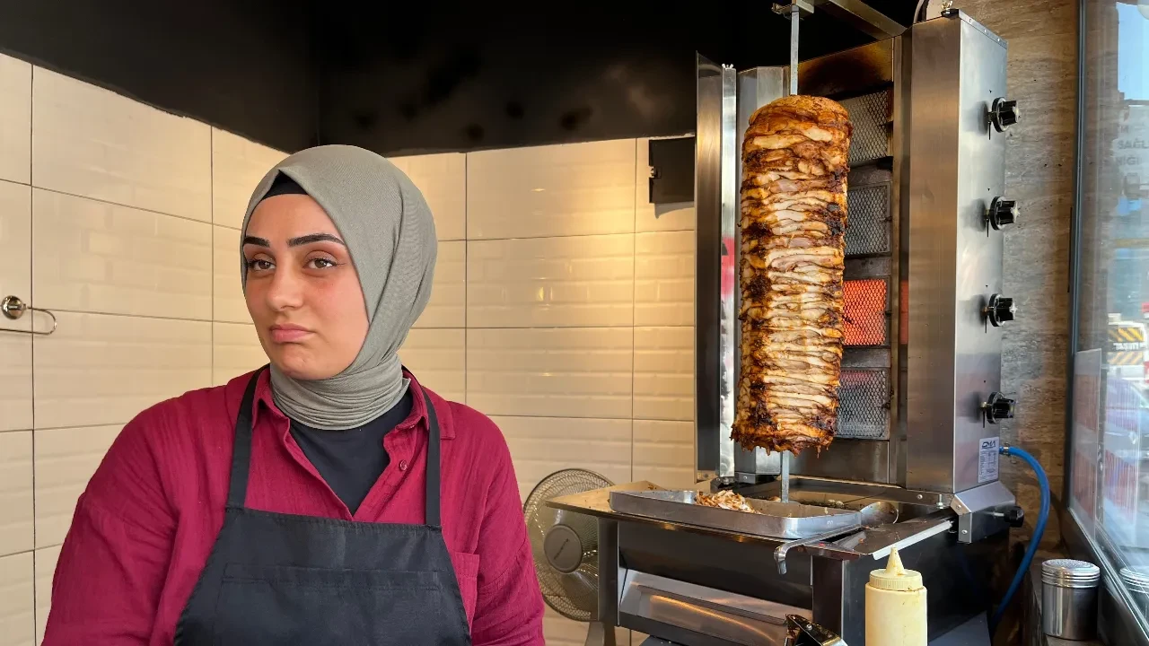 Asık suratla gelen şöhret: Milyonluk surat 