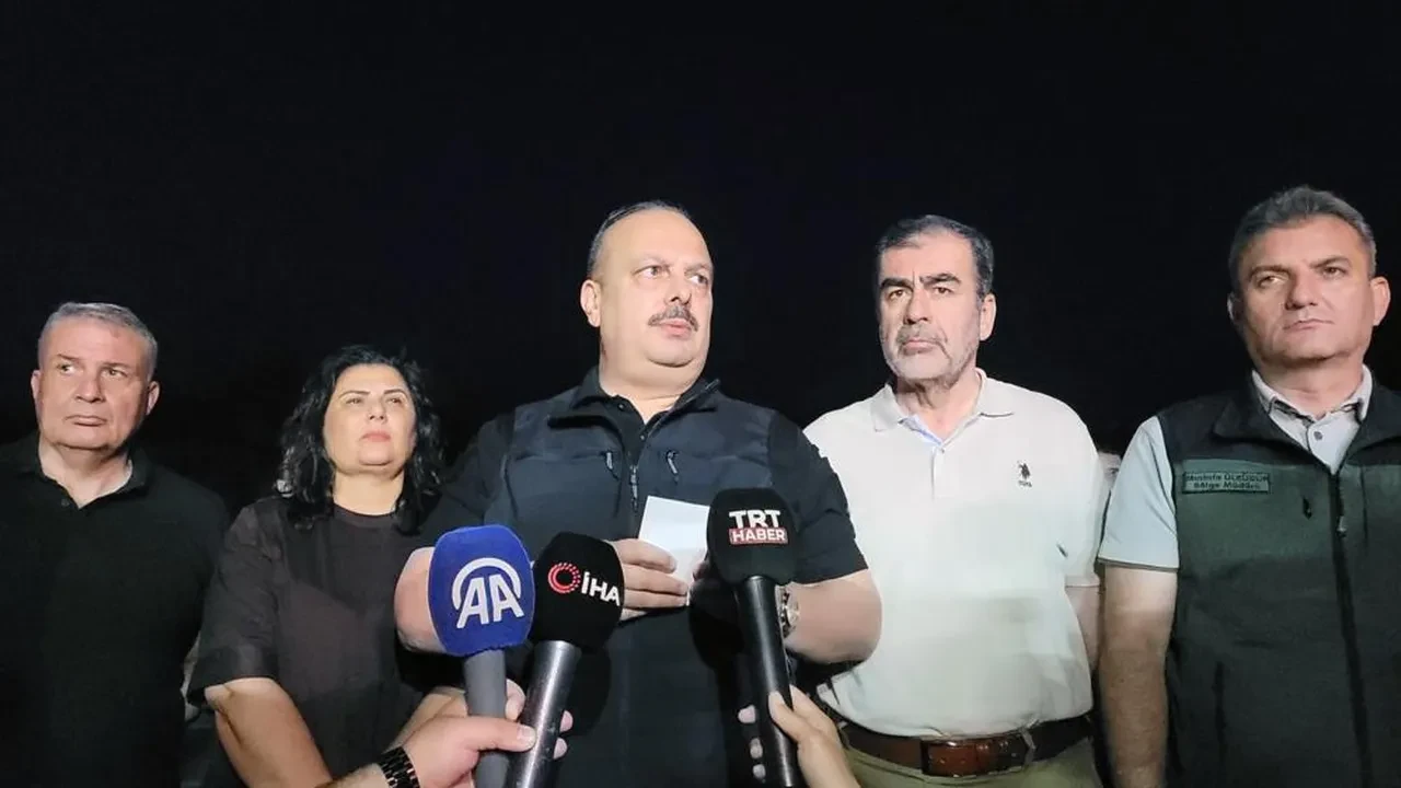 Aydın'da tarım arazisinde yangın! Evler tahliye edildi