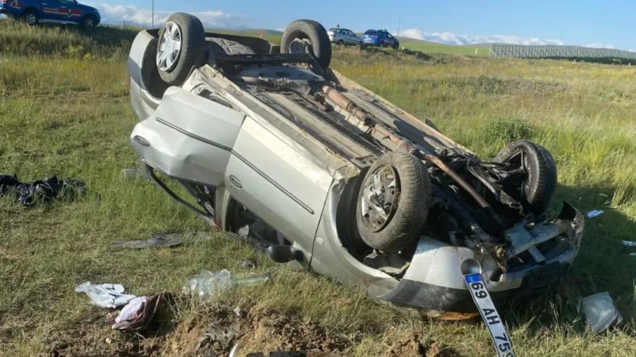 Bayburt'ta trafik kazası: Yaralılar var!