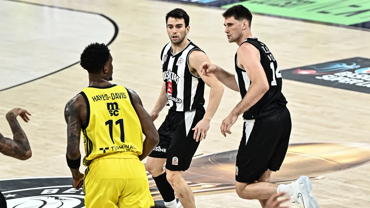 Beşiktaş Fibabanka geri döndü: Fenerbahçe Beko Akatlar'dan çıkamadı! 