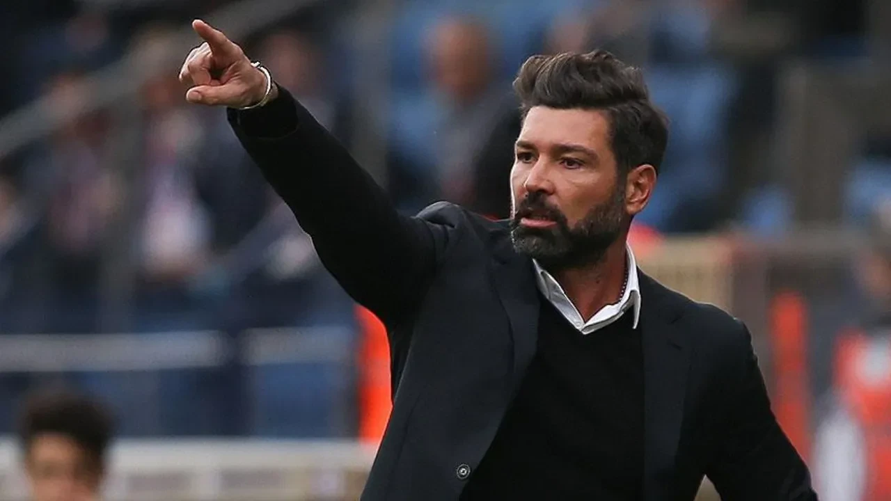 Erzurumspor FK'de teknik direktör Hakan Kutlu ile yollar ayrıldı